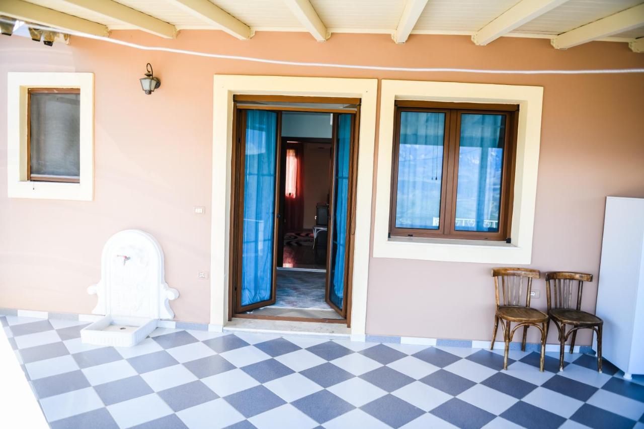 Villa Kuci, Drobonik Berati Exterior foto